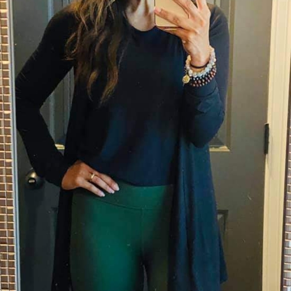 SOLD-Zyia Pine Pockeg Light and Tight Leggings - Picture 8 of 11